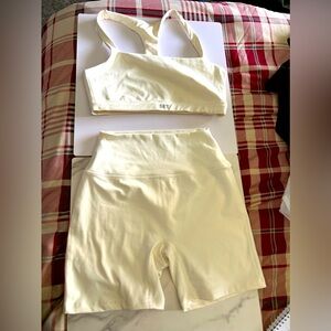 SET Activewear cream set NEW - Medium